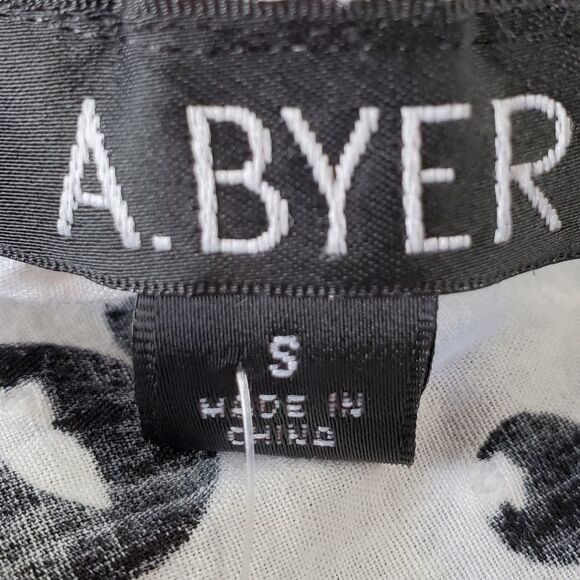 🔺️A. Byer Black & White Mandala Dotted Swiss Sleeveless Top Small - Picture 7 of 9